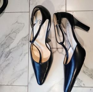 ANNE KLEIN BLACK HIGH HEELS